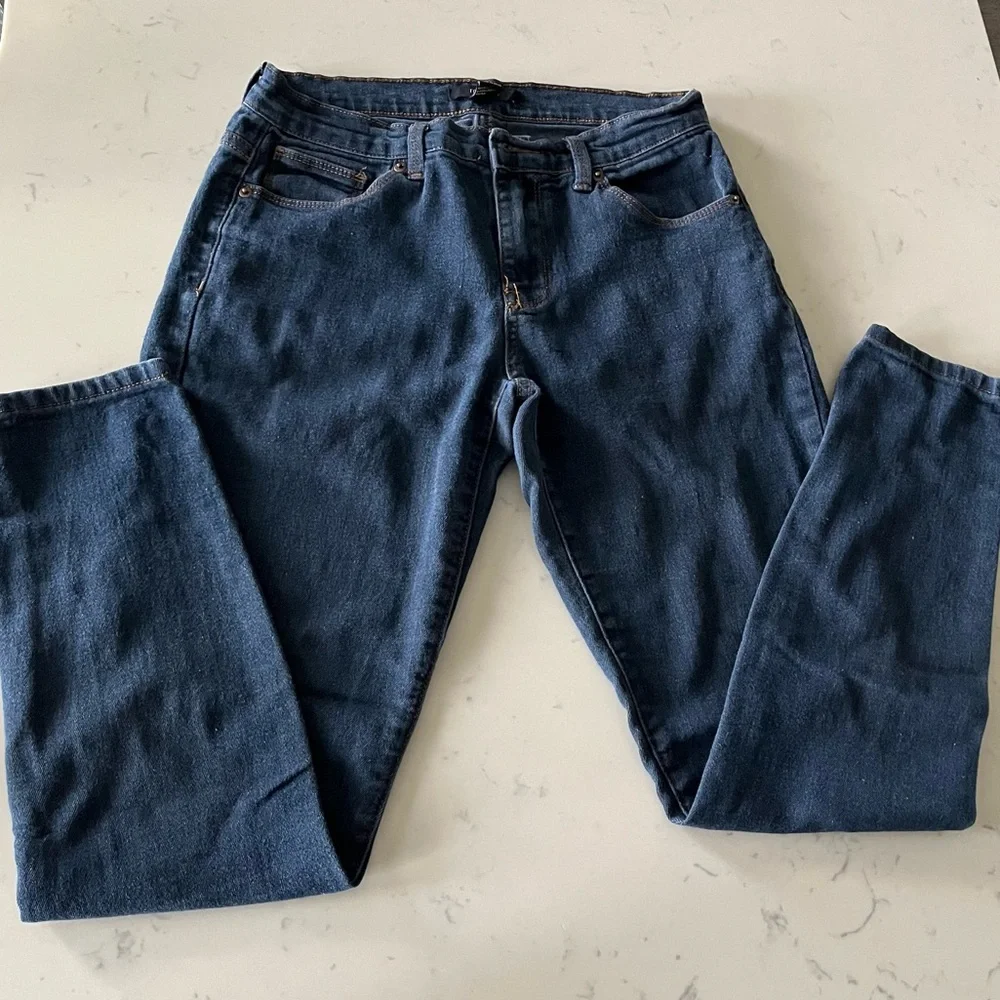 Forever 21 Women’s Medium Waist Dark Blue Non-Stretch Cigarette Jeans Size 27 - Picture 1 of 9